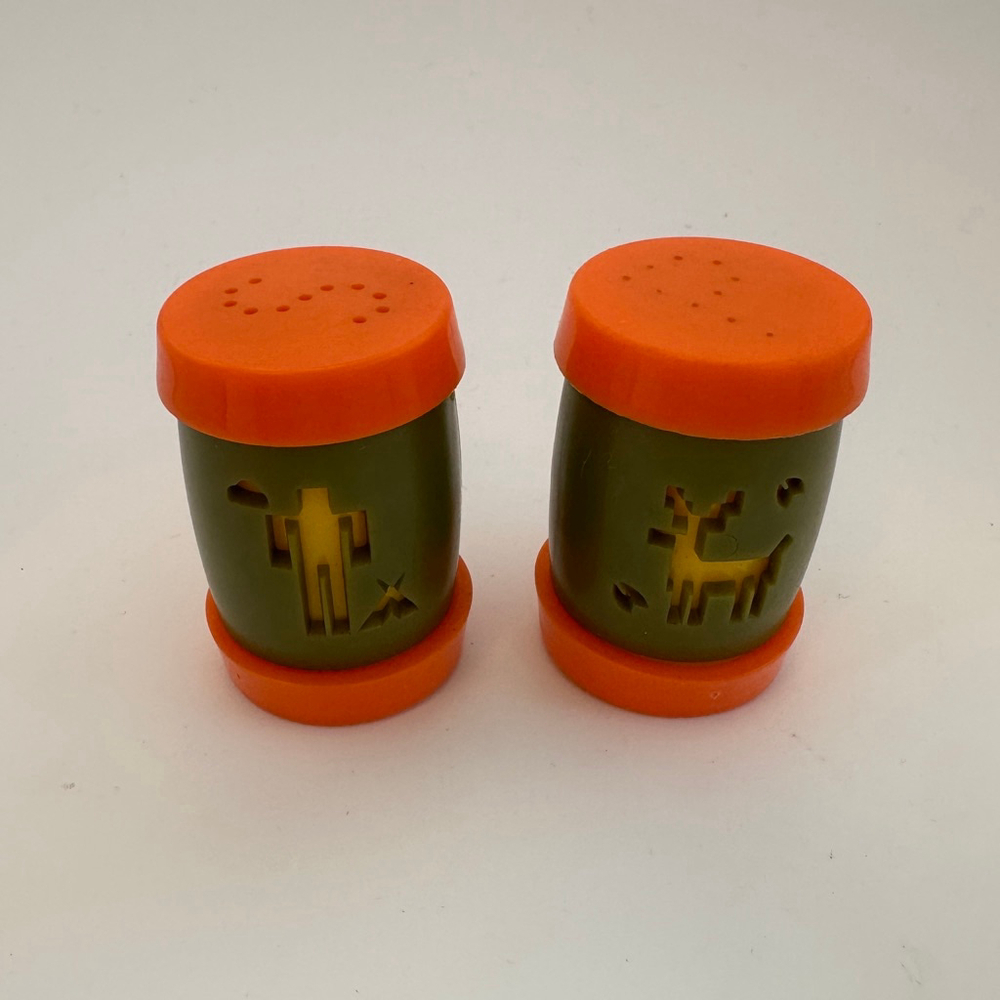 Vintage Plastic Folk Art Salt & Pepper Shakers – Mid-Century Style